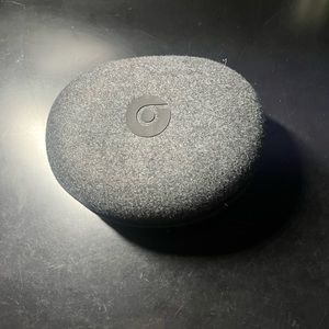 Headphones beat solo pro